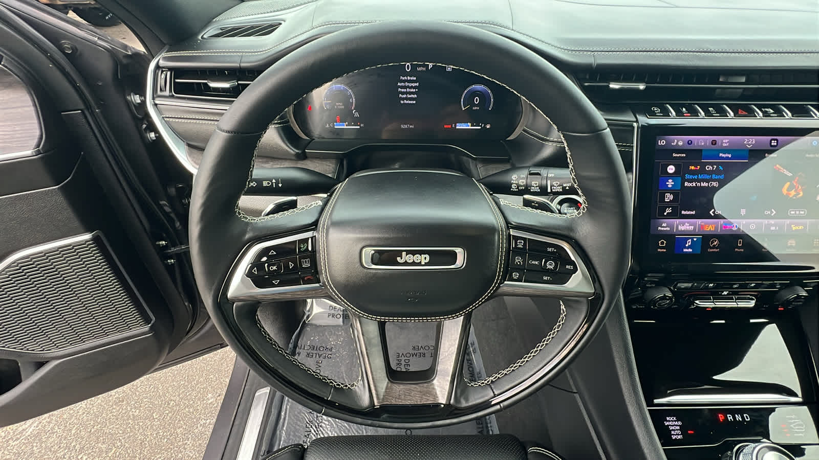 Thumbnail: 2025 Jeep Grand Cherokee L - 18