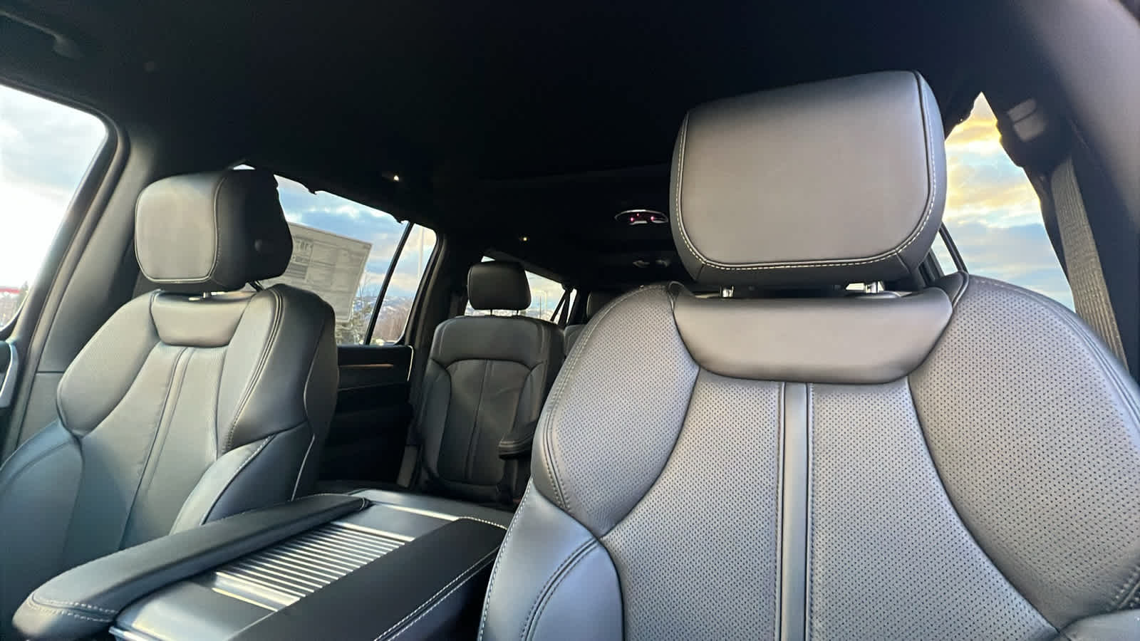 Thumbnail: 2026 Jeep Grand Wagoneer L - 11