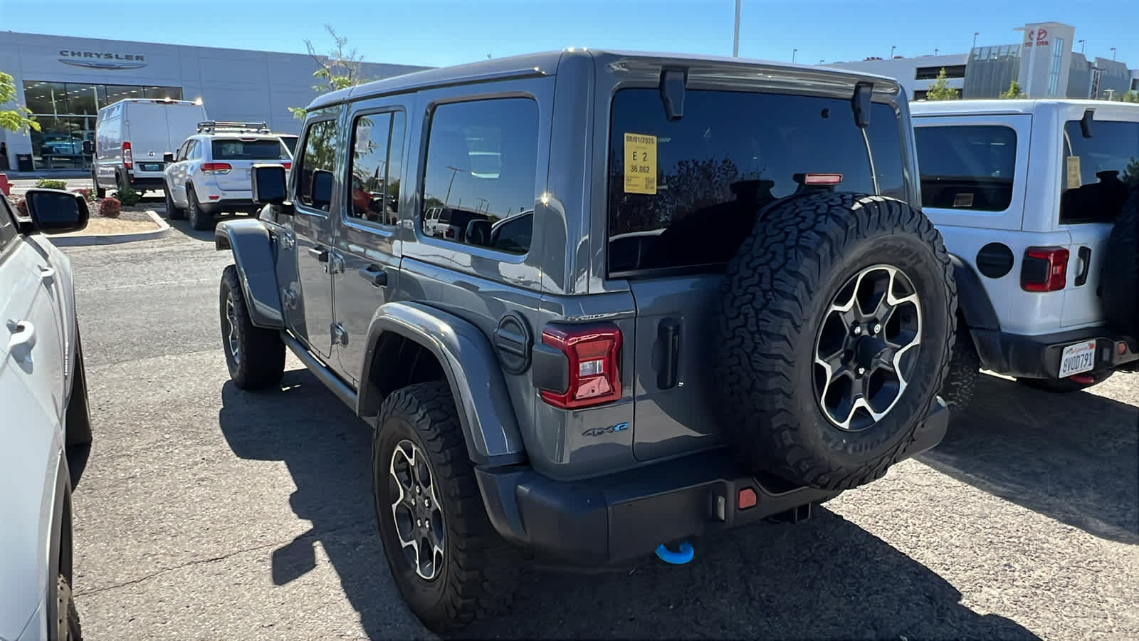 Thumbnail: 2022 Jeep Wrangler - 9