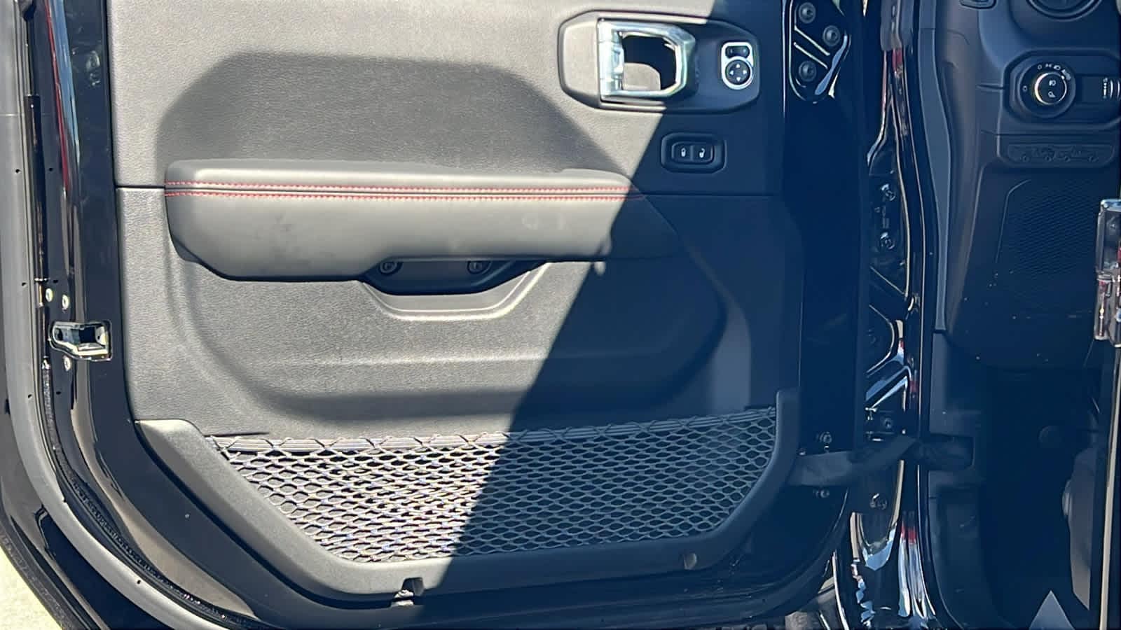 Thumbnail: 2026 Jeep Gladiator - 23