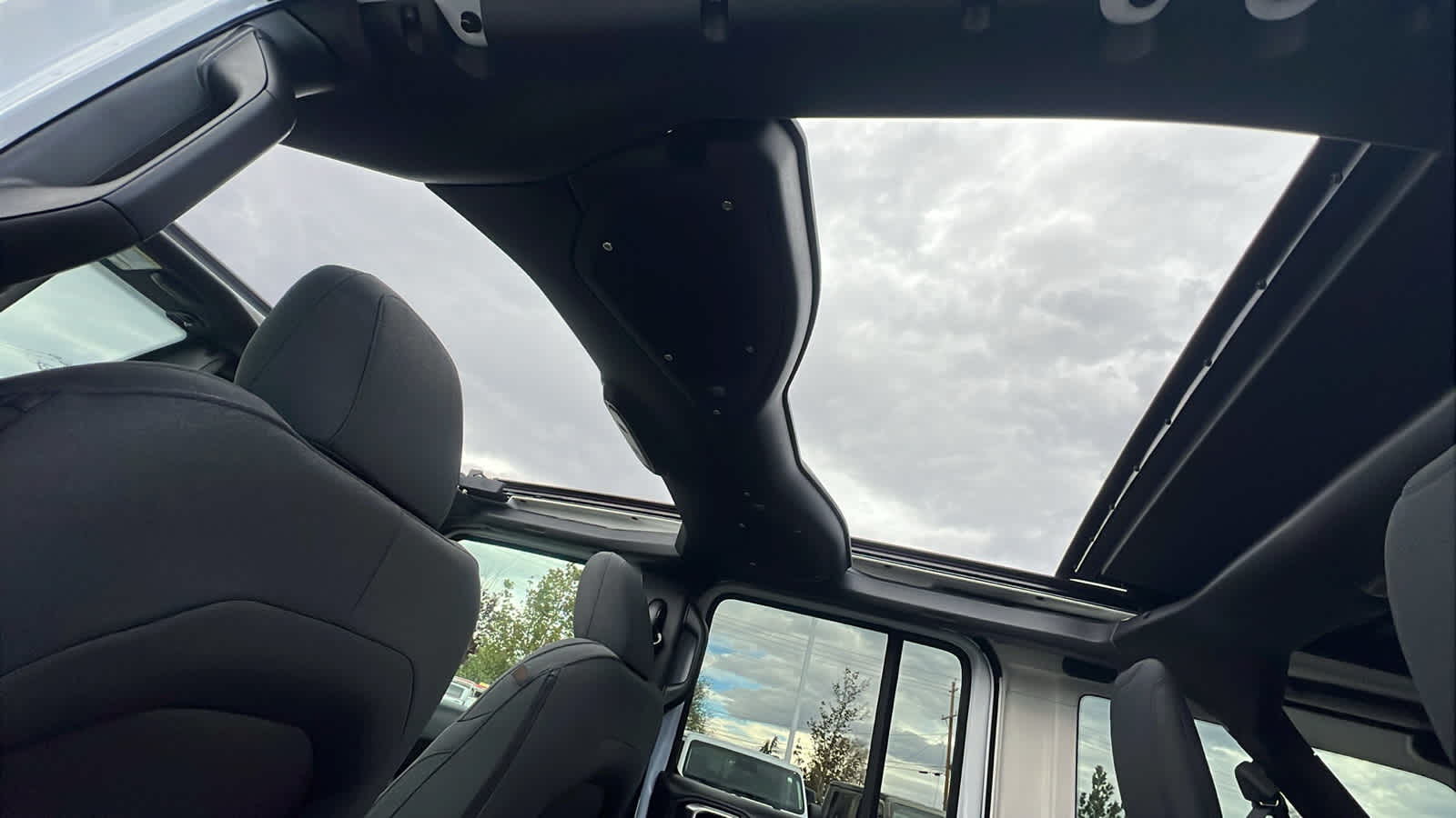 Thumbnail: 2026 Jeep Wrangler - 31
