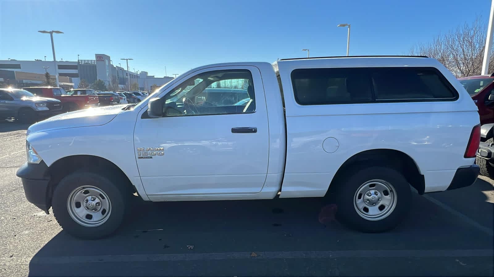 Thumbnail: 2019 RAM 1500 Classic - 9