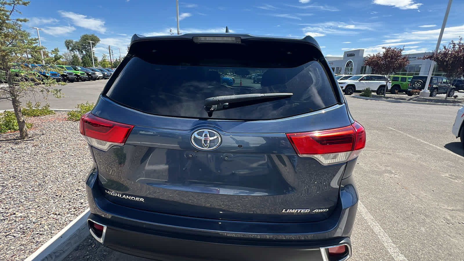 Thumbnail: 2017 Toyota Highlander - 6