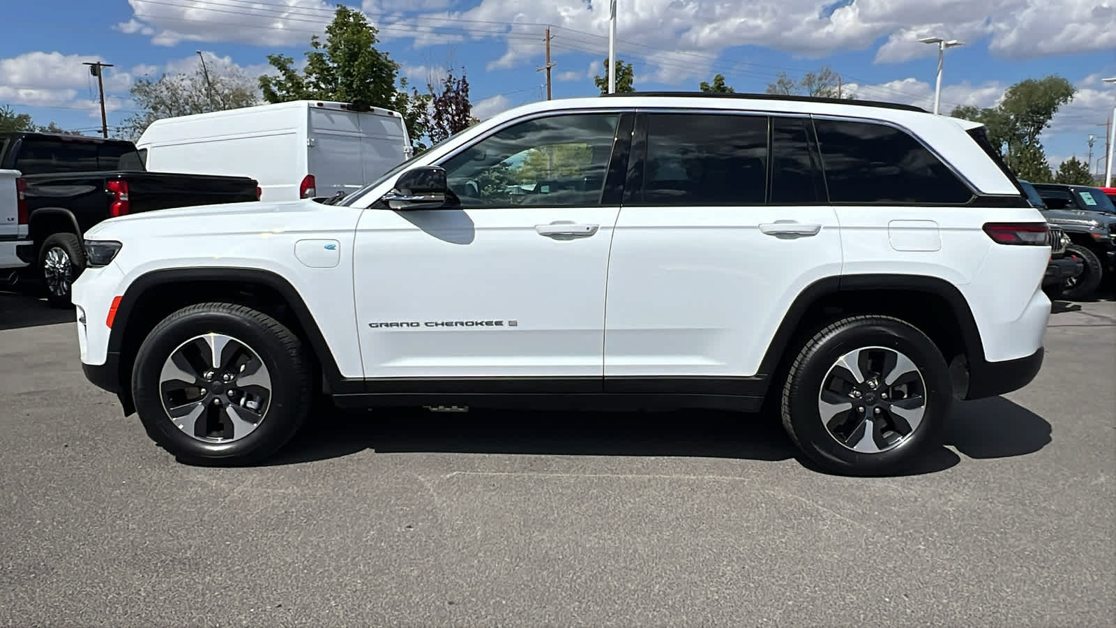 Thumbnail: 2024 Jeep Grand Cherokee - 8