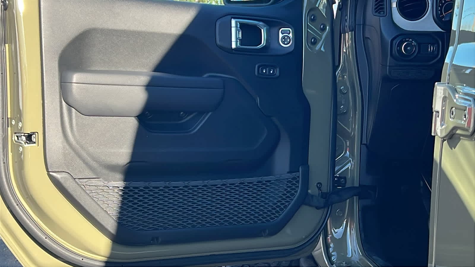 Thumbnail: 2026 Jeep Wrangler - 23