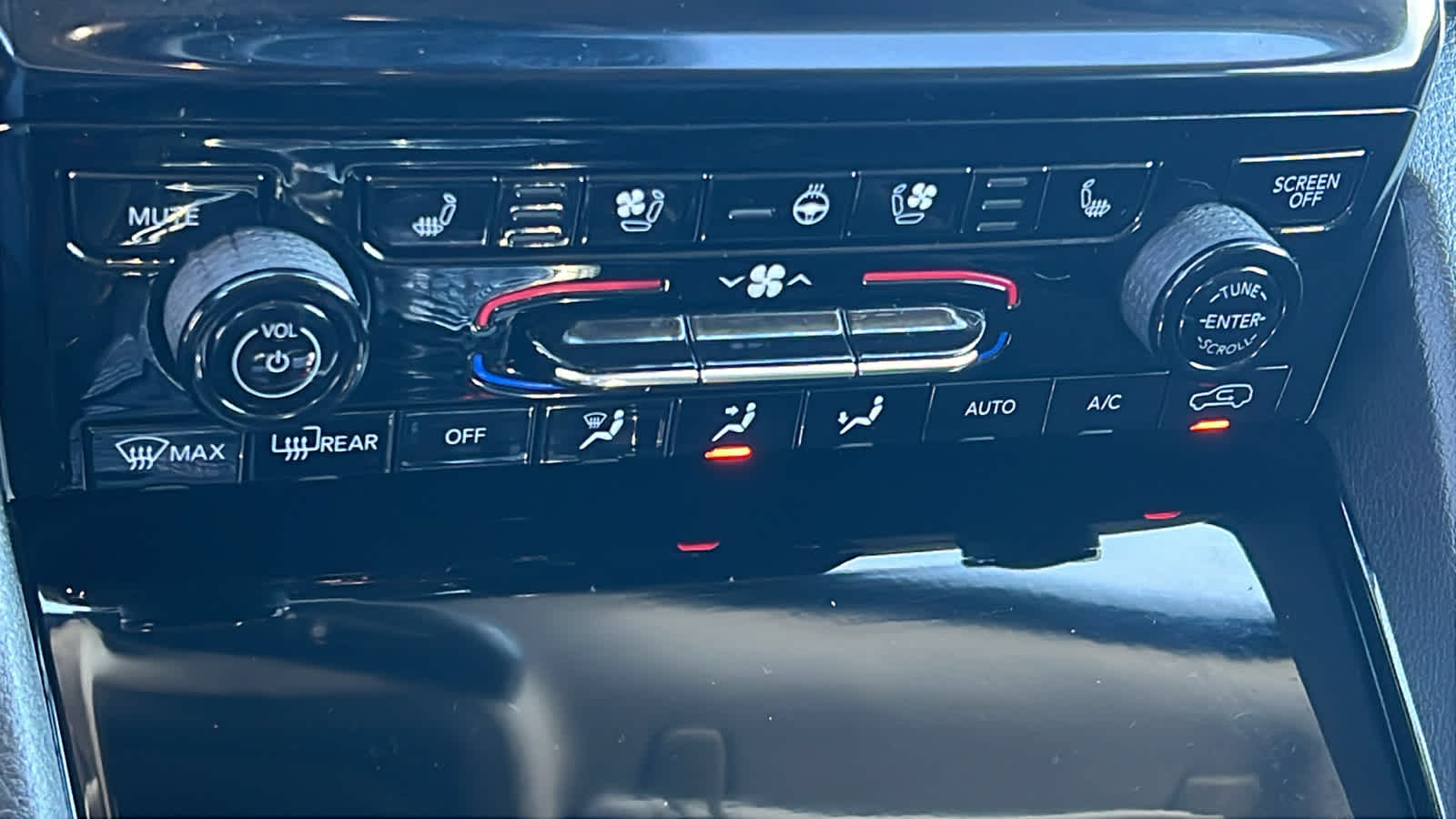 Thumbnail: 2022 Jeep Grand Cherokee - 14