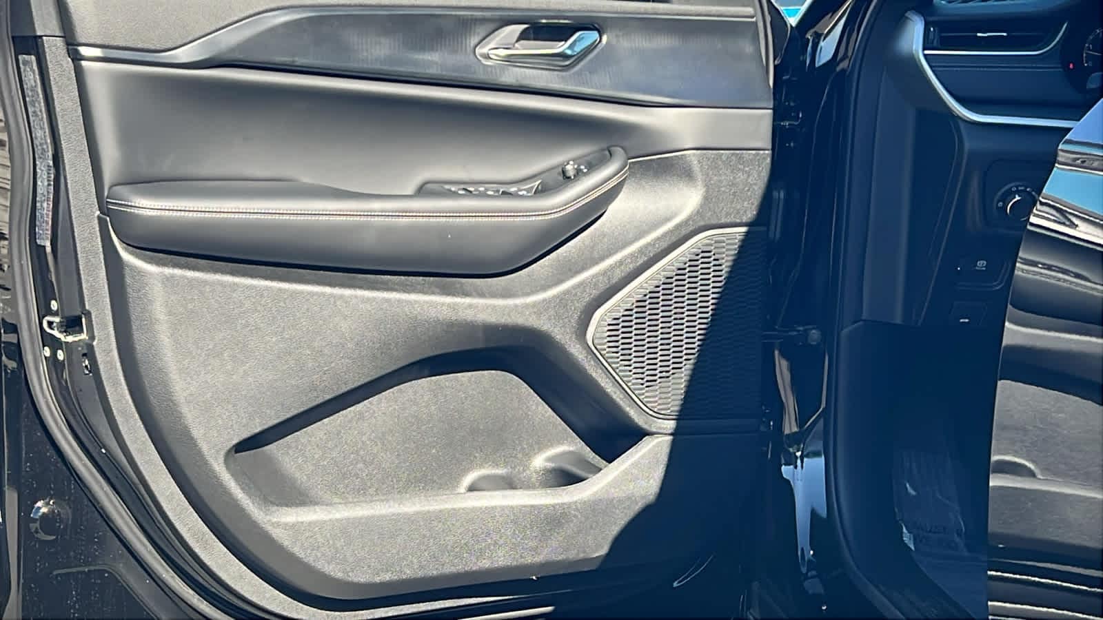 Thumbnail: 2026 Jeep Grand Cherokee L - 23