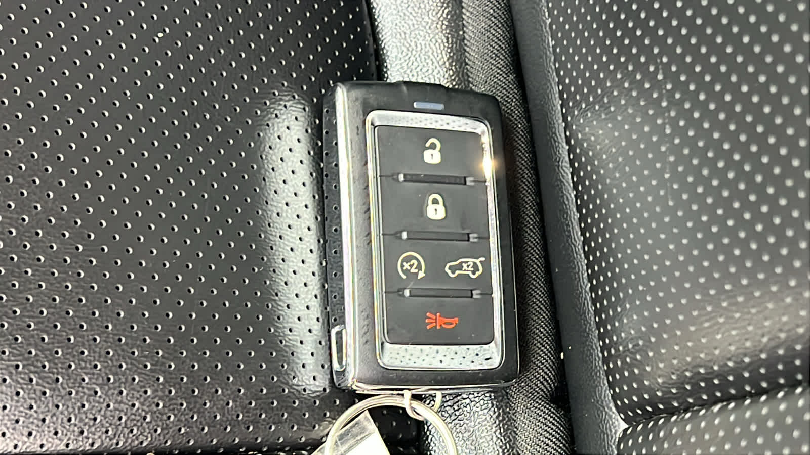 Thumbnail: 2023 Jeep Grand Cherokee - 29