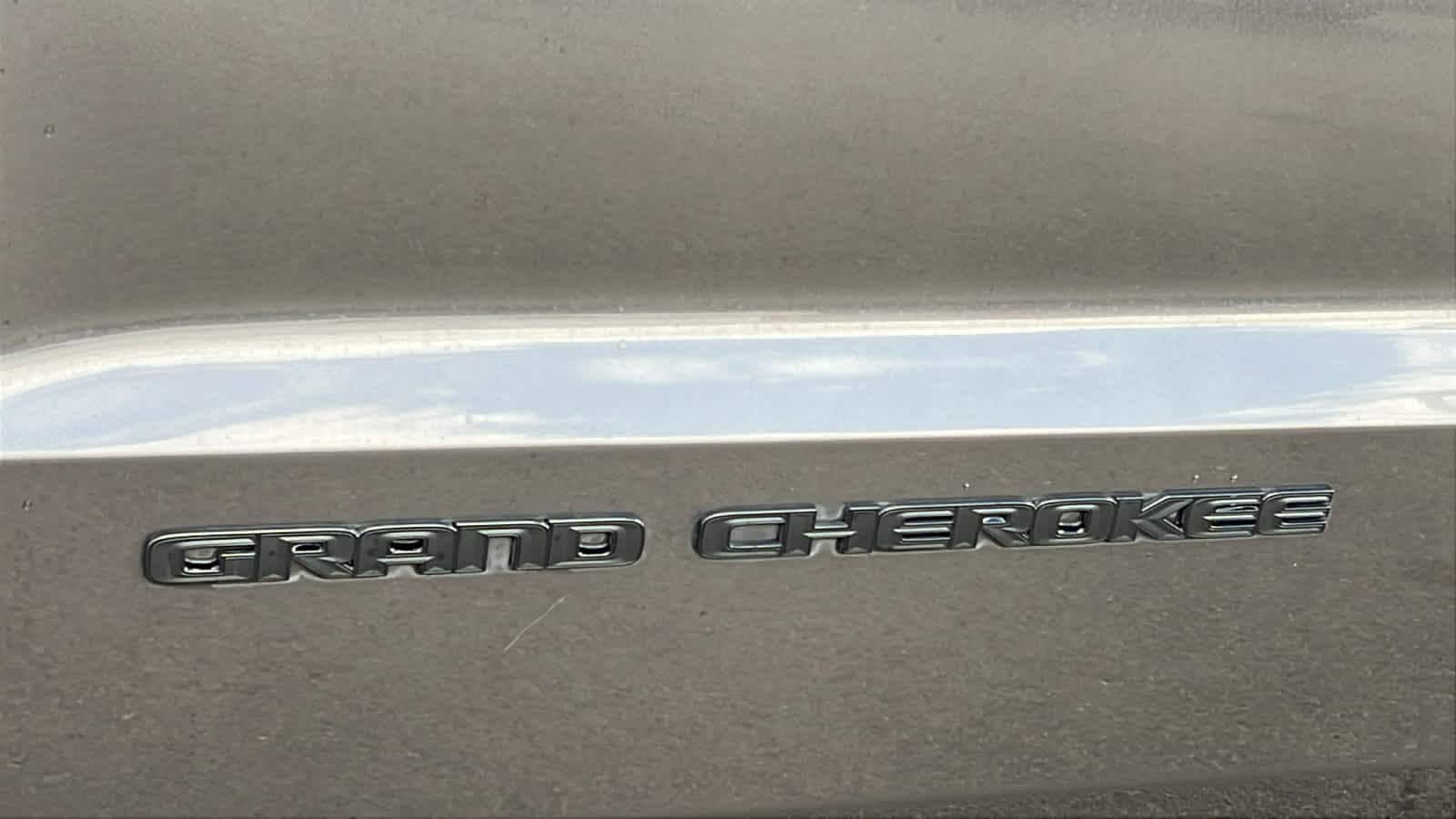 Thumbnail: 2019 Jeep Grand Cherokee - 28