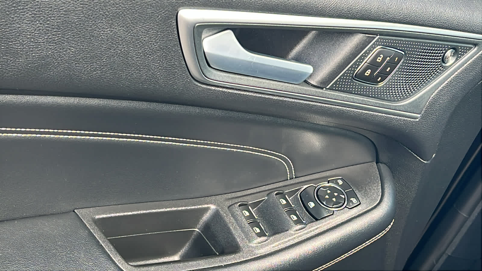 2024 Ford Edge Titanium - Photo 22