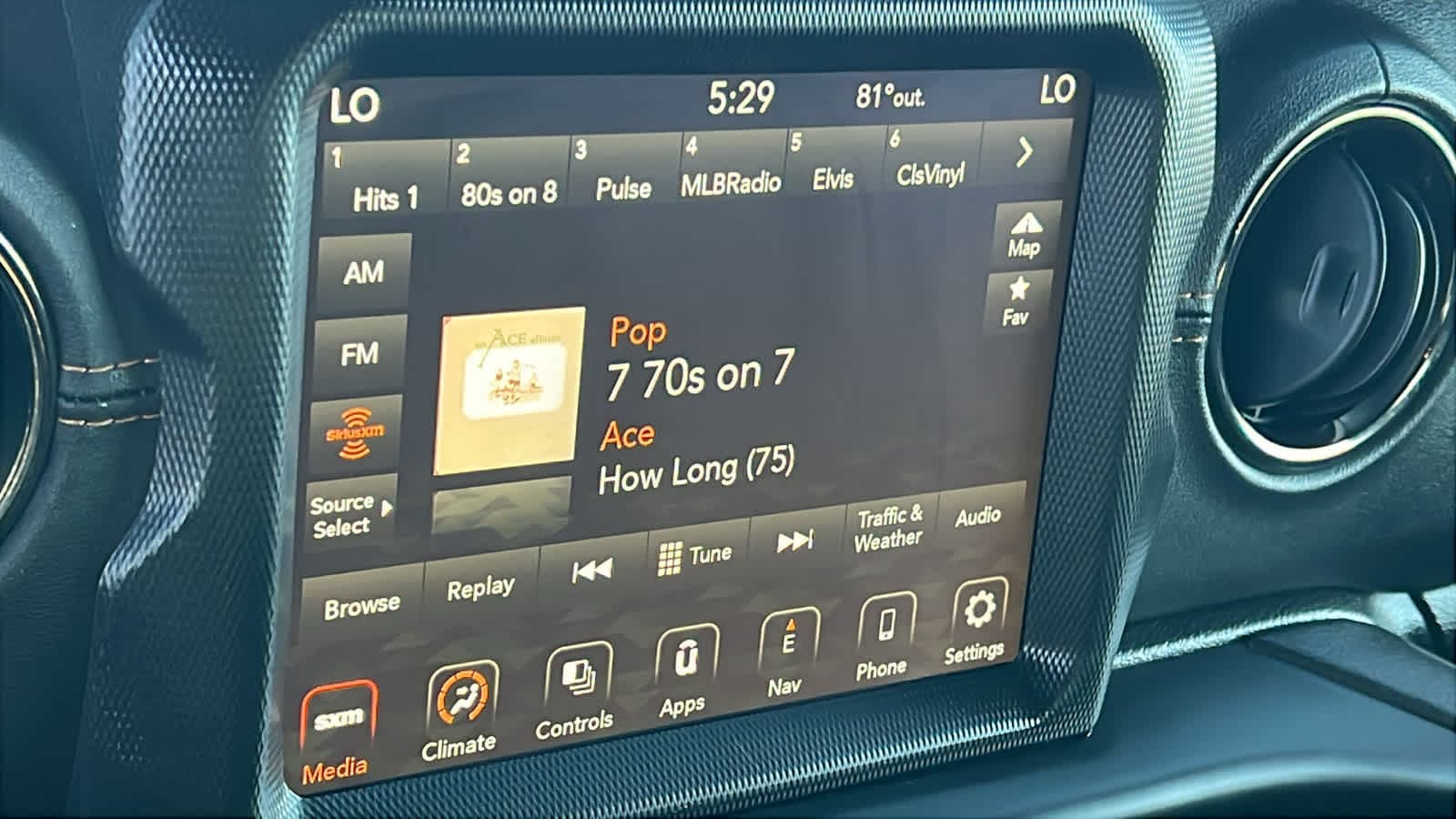 Thumbnail: 2022 Jeep Wrangler - 15