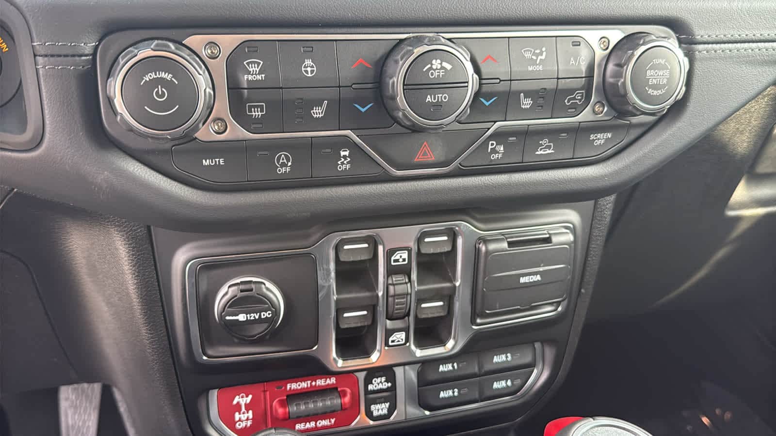 Thumbnail: 2026 Jeep Wrangler - 14