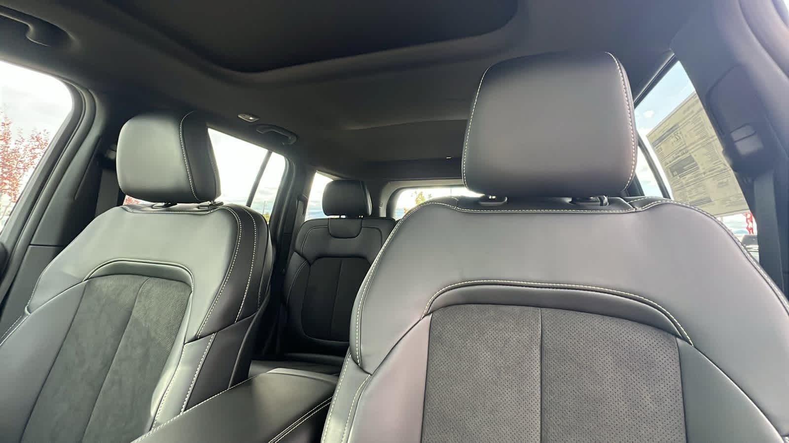 Thumbnail: 2025 Jeep Grand Cherokee - 11