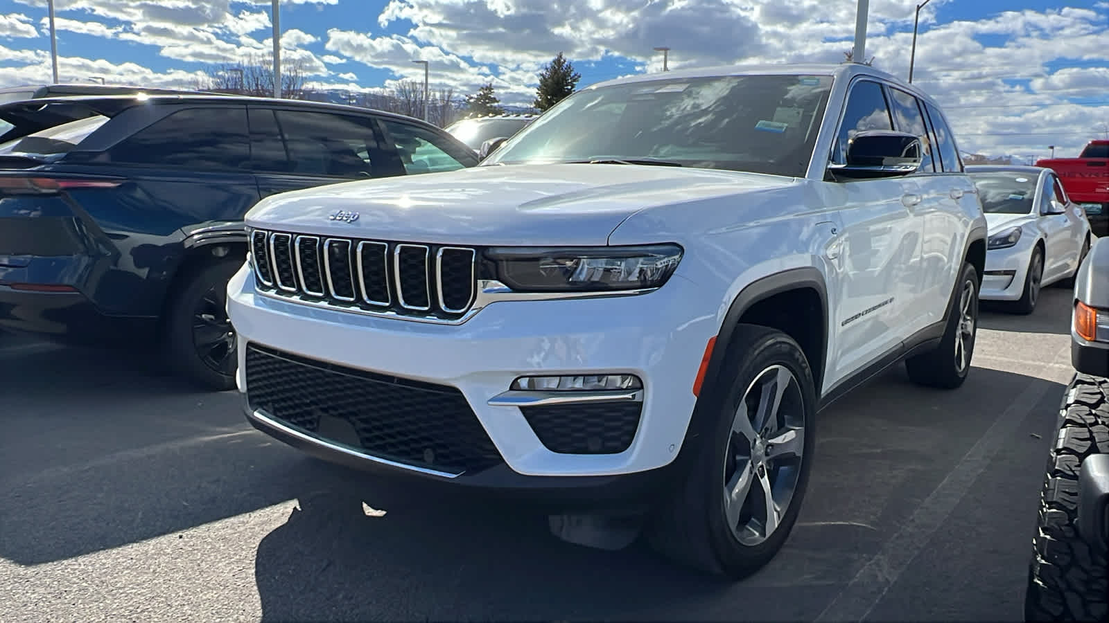 Thumbnail: 2022 Jeep Grand Cherokee - 1