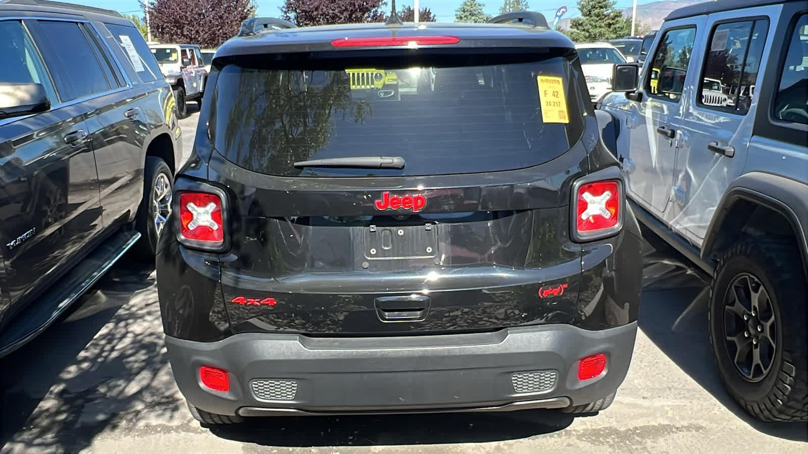 Thumbnail: 2023 Jeep Renegade - 8