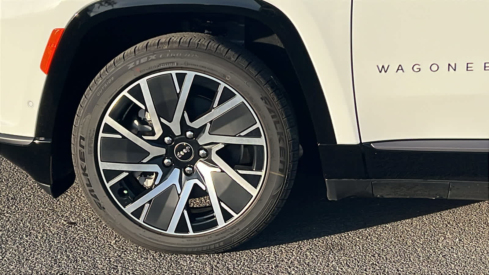 Thumbnail: 2025 Jeep Wagoneer S - 10