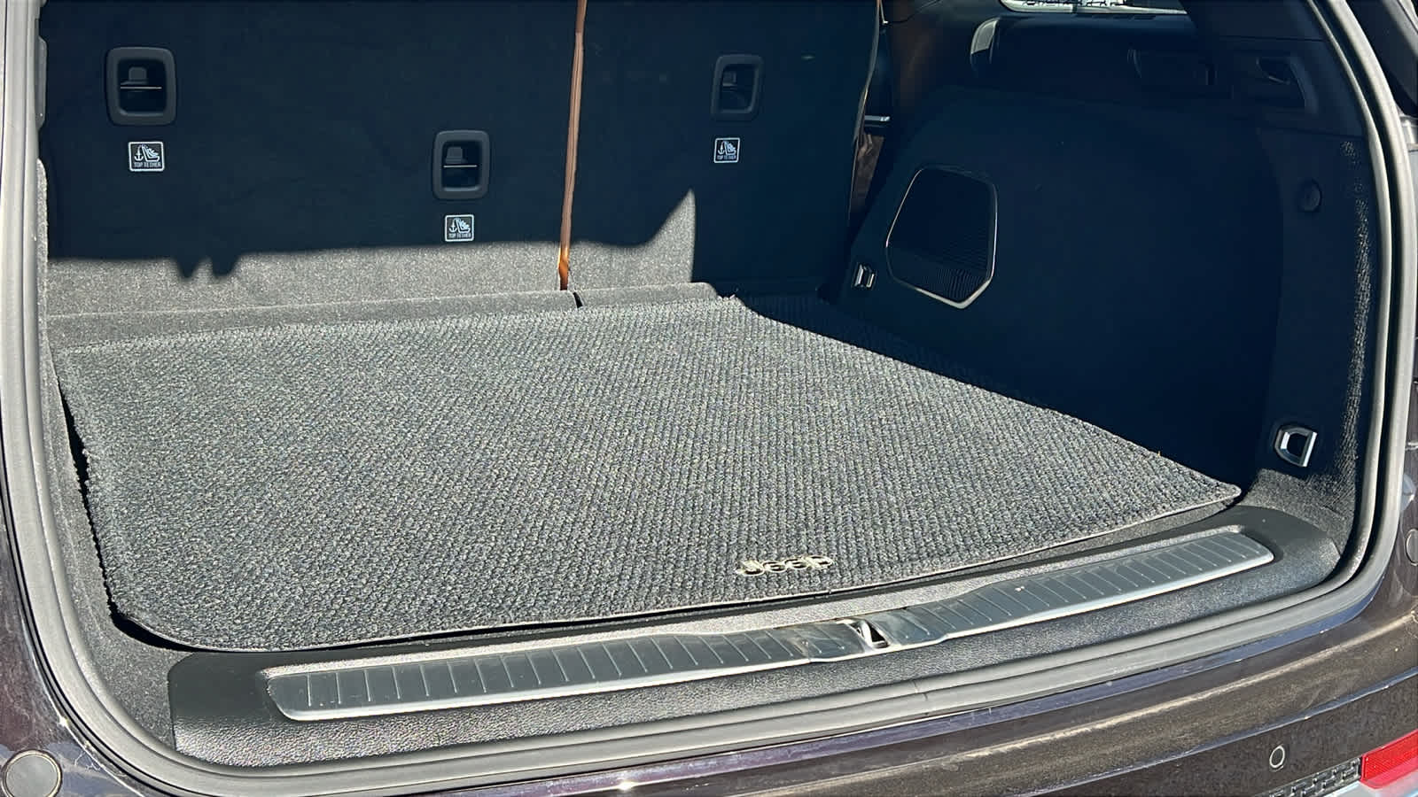 Thumbnail: 2022 Jeep Grand Cherokee - 27