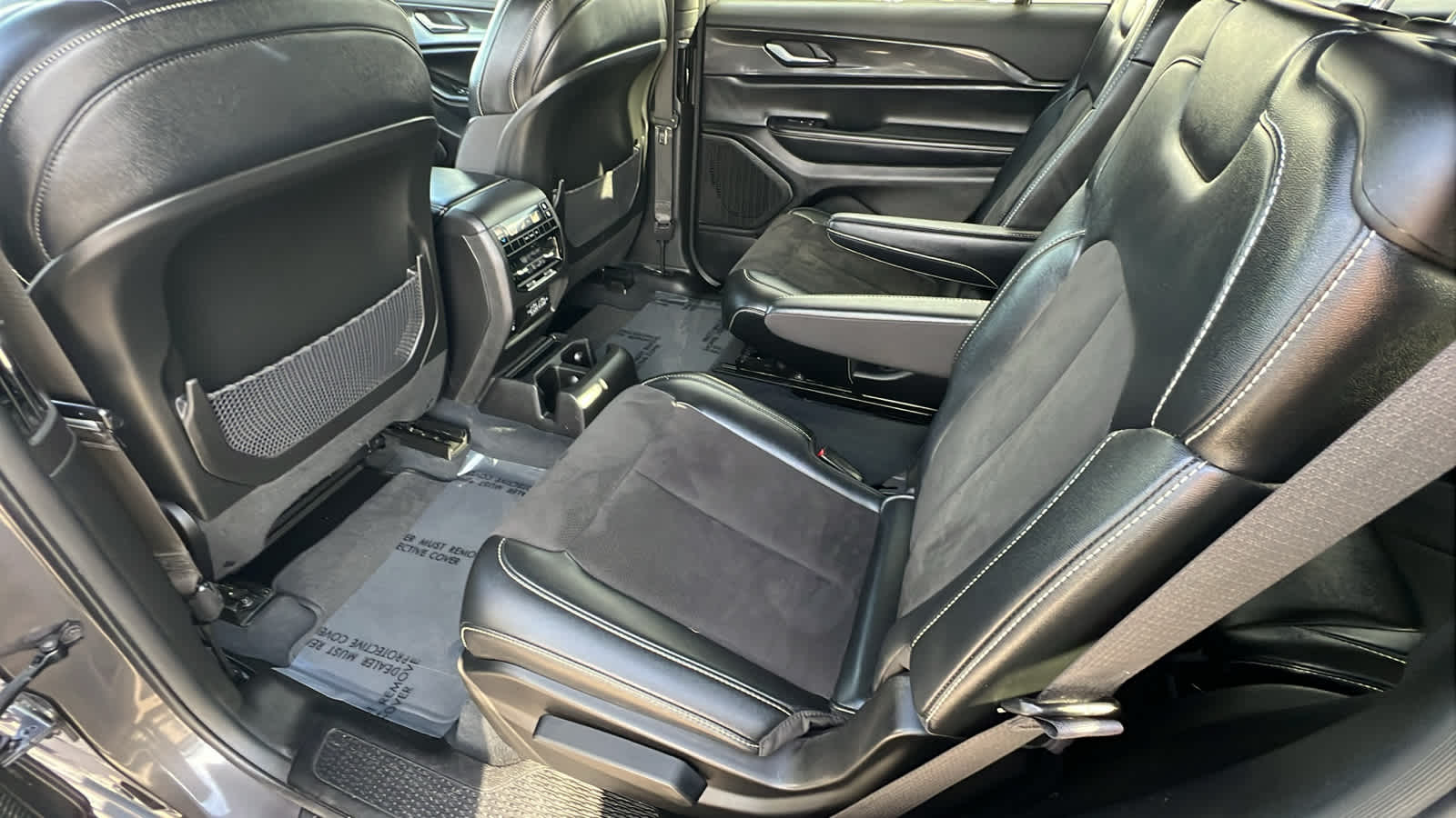 Thumbnail: 2023 Jeep Grand Cherokee - 24