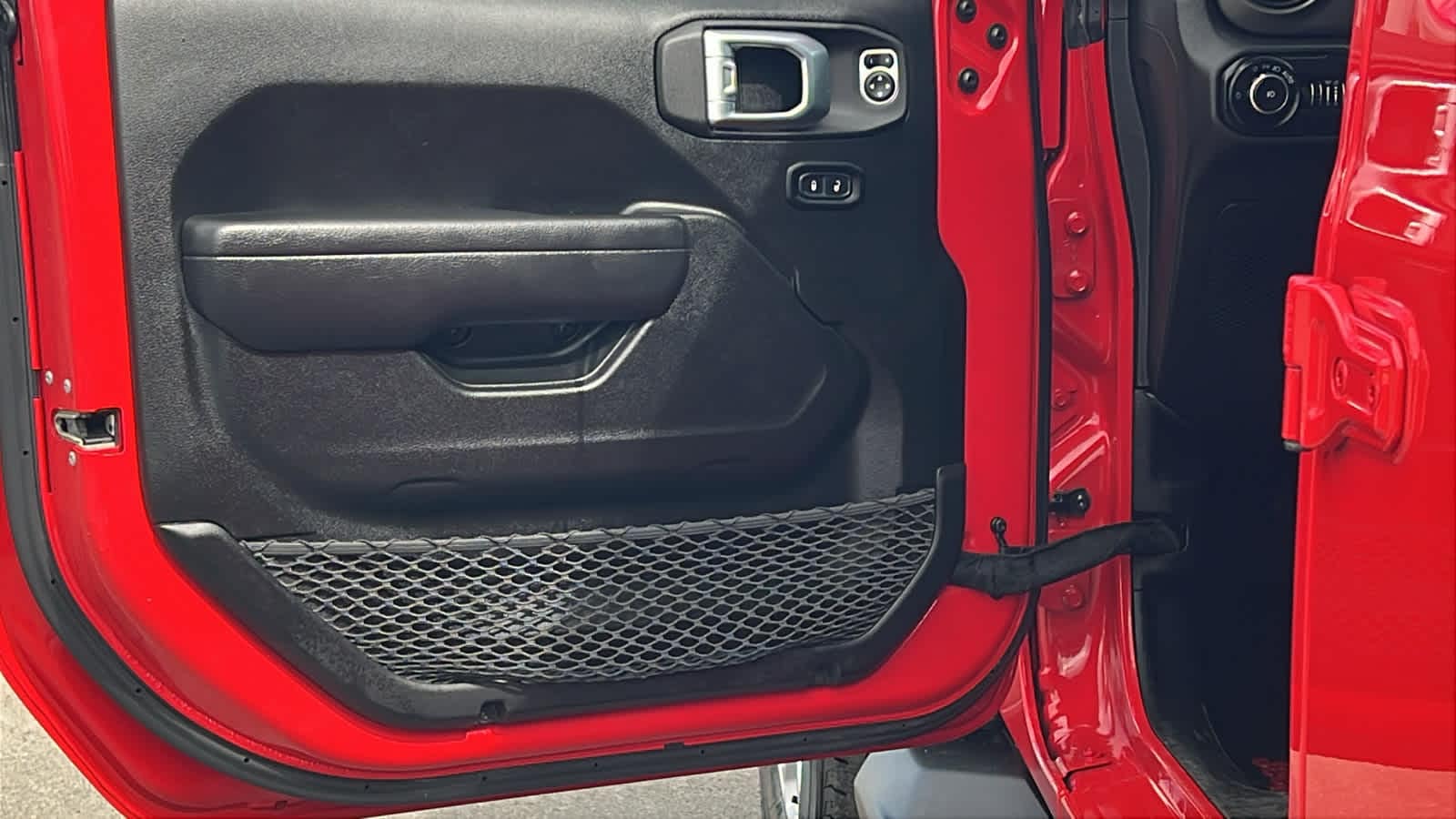 Thumbnail: 2022 Jeep Wrangler - 23