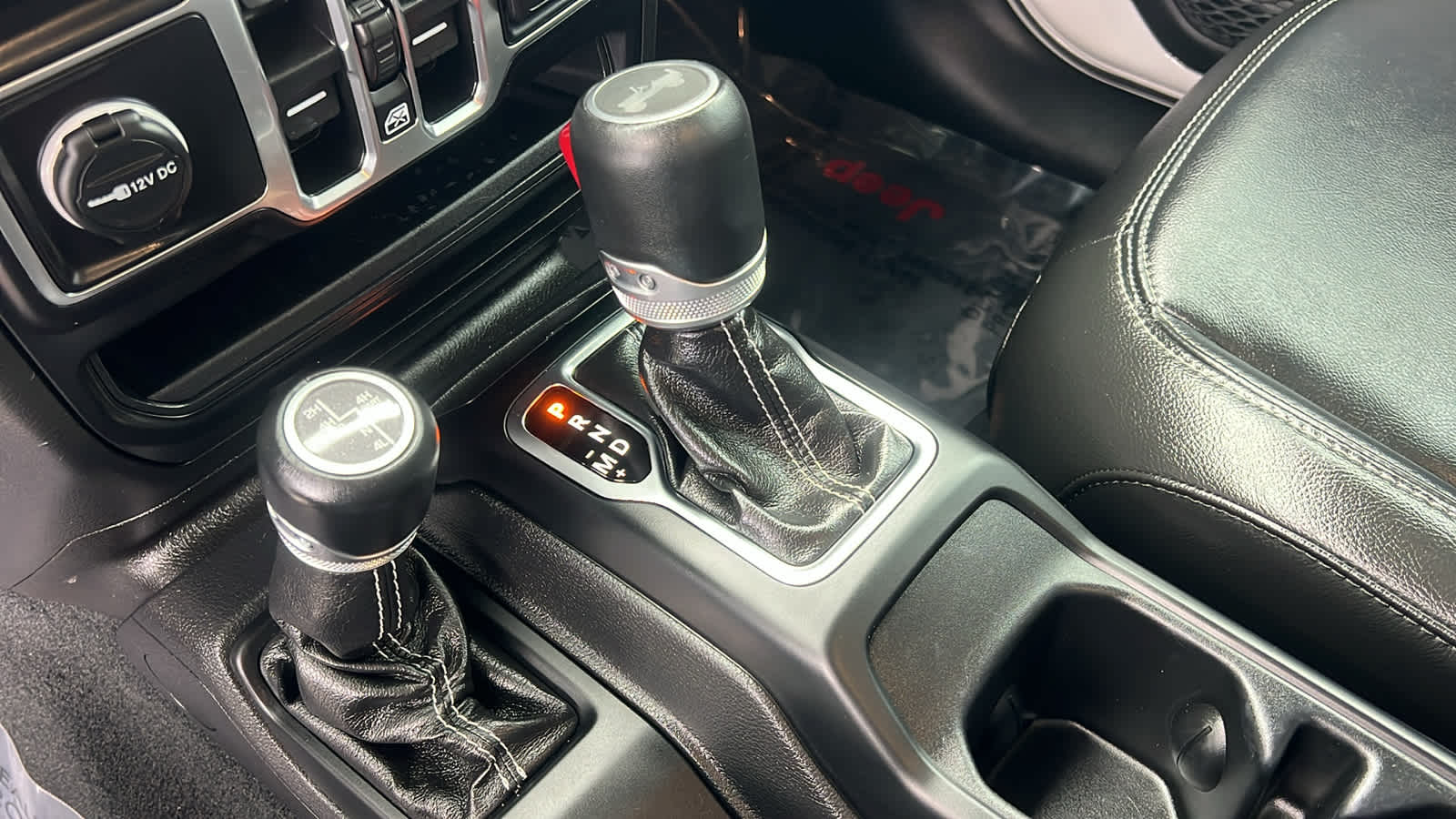 Thumbnail: 2022 Jeep Wrangler - 13