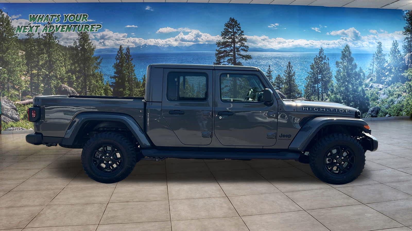 Thumbnail: 2025 Jeep Gladiator - 4