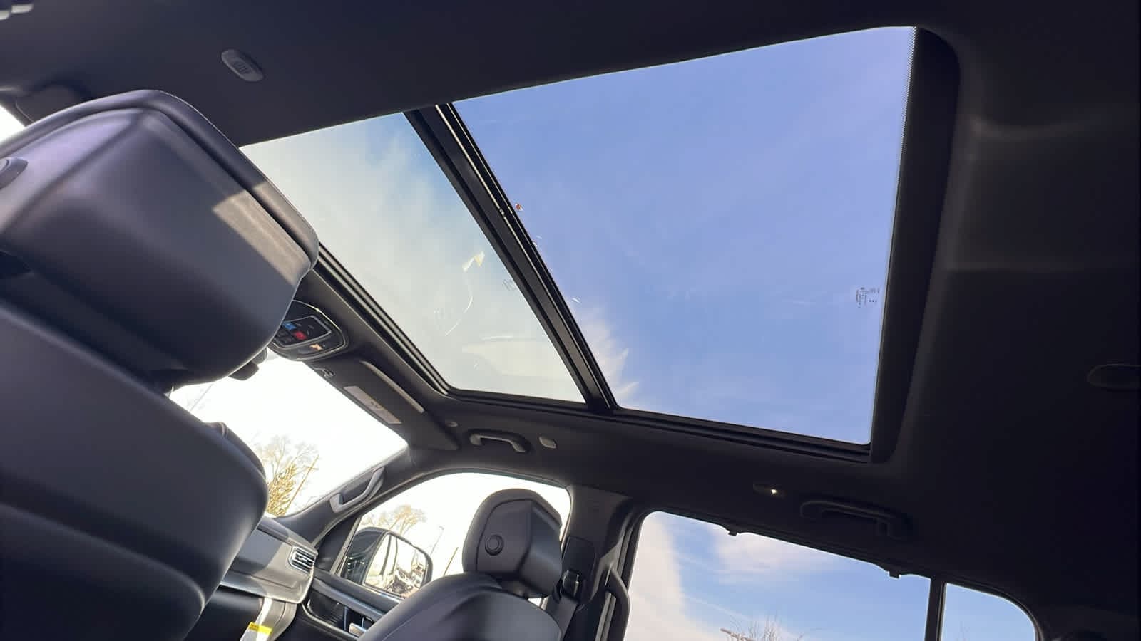 Thumbnail: 2026 Jeep Grand Wagoneer L - 32