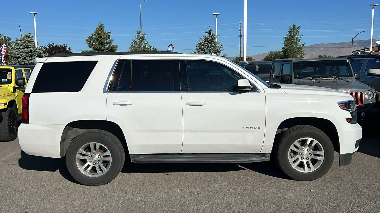 Thumbnail: 2017 Chevrolet Tahoe - 3