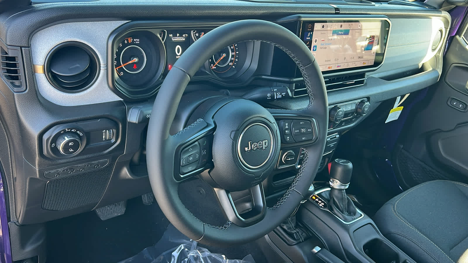 Thumbnail: 2026 Jeep Gladiator - 10