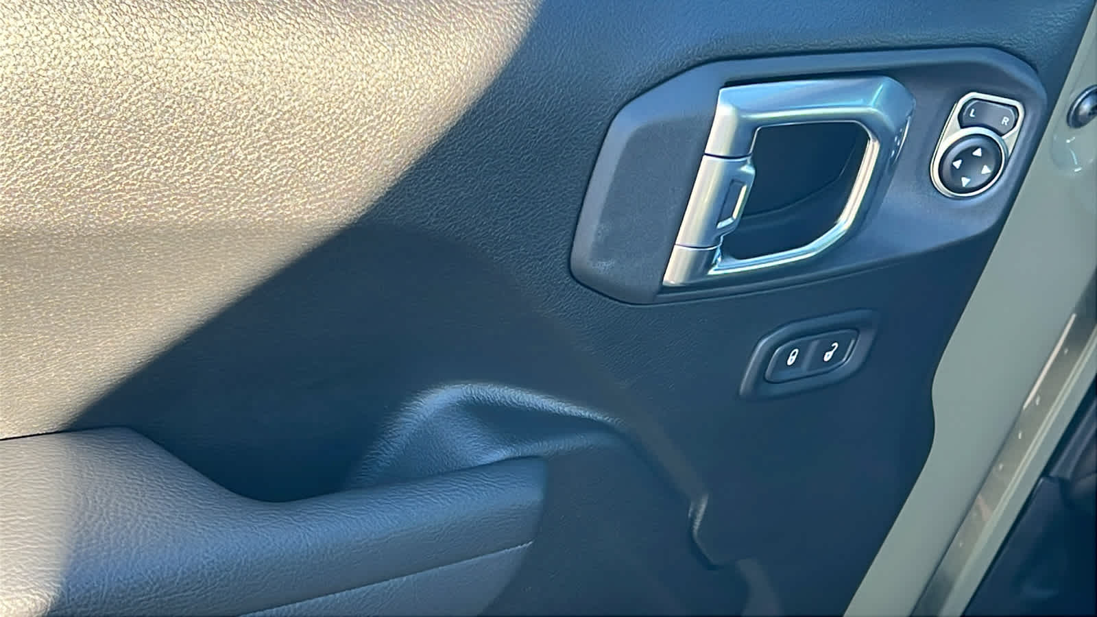 Thumbnail: 2026 Jeep Wrangler - 22