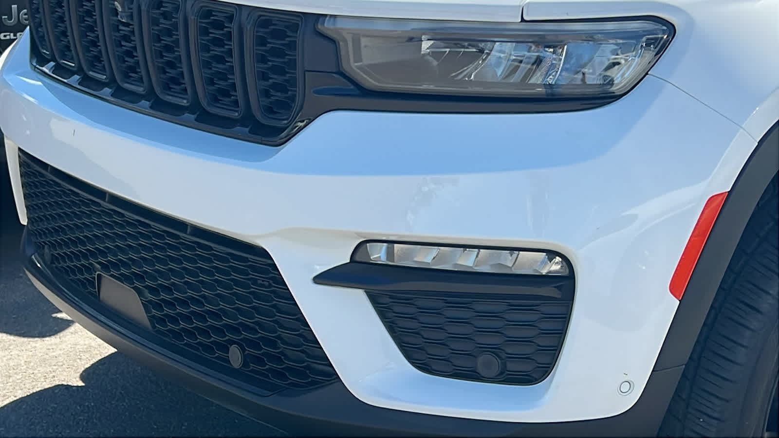 Thumbnail: 2023 Jeep Grand Cherokee - 8