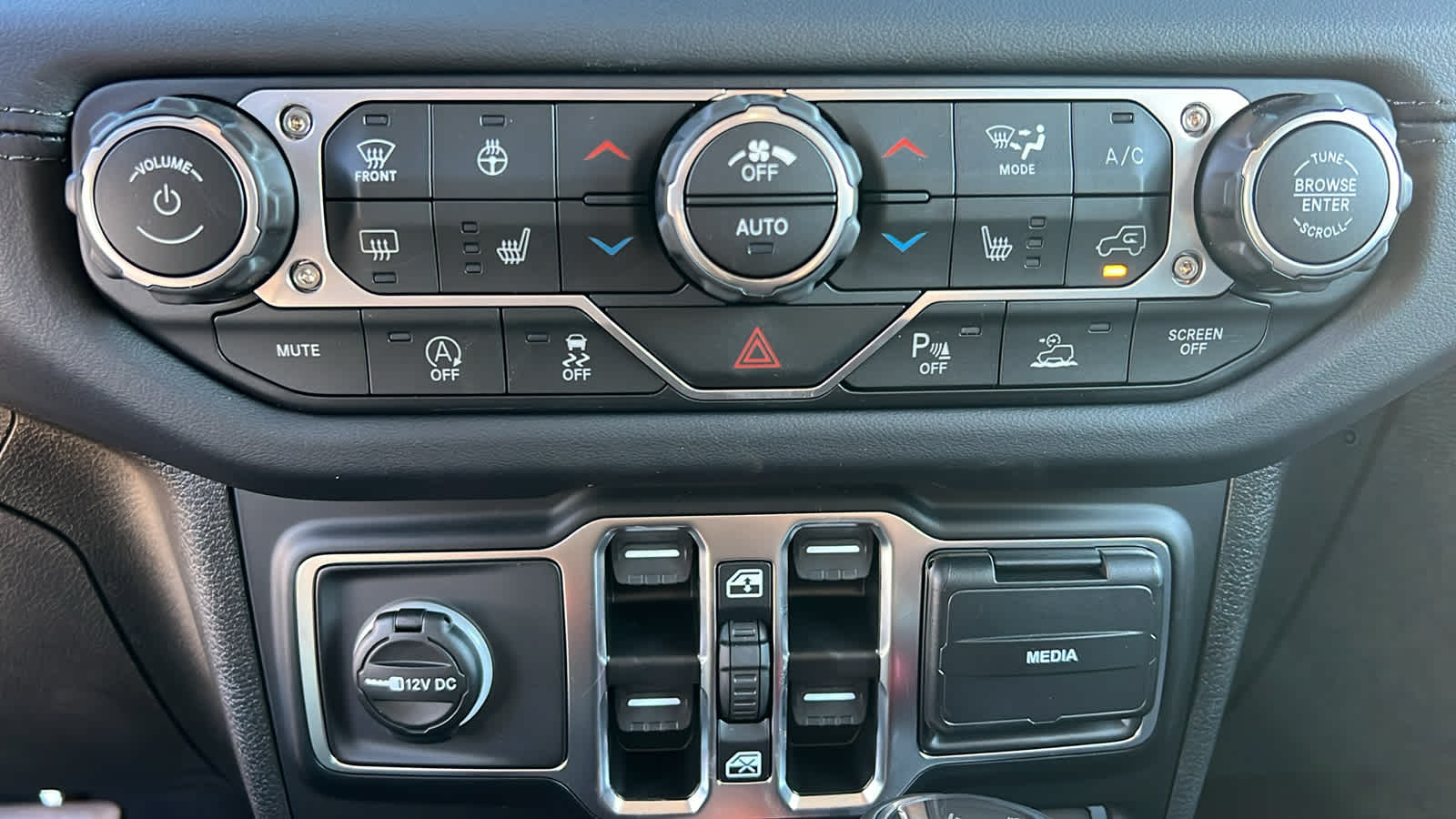 Thumbnail: 2026 Jeep Wrangler - 14