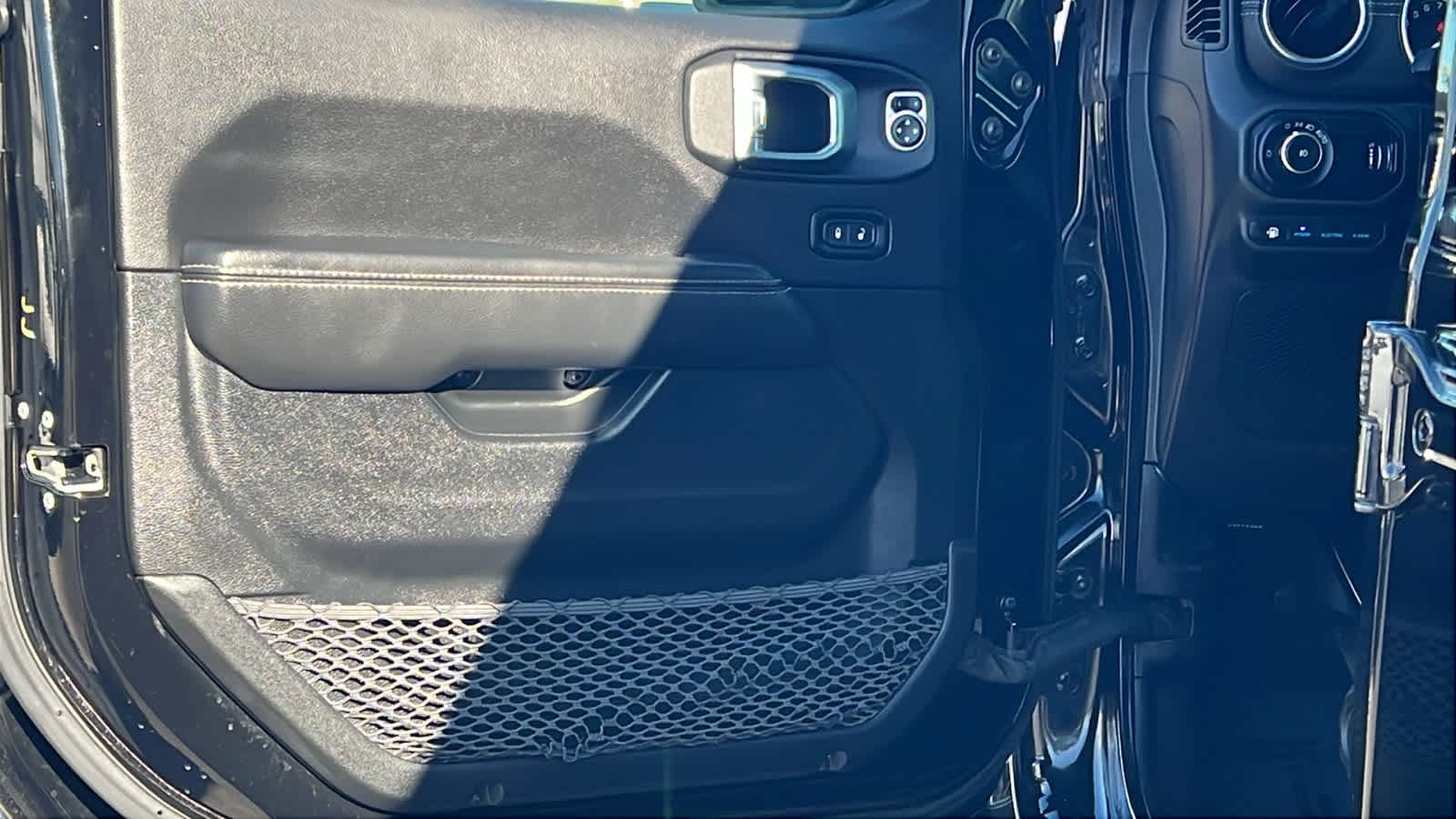 Thumbnail: 2023 Jeep Wrangler - 23