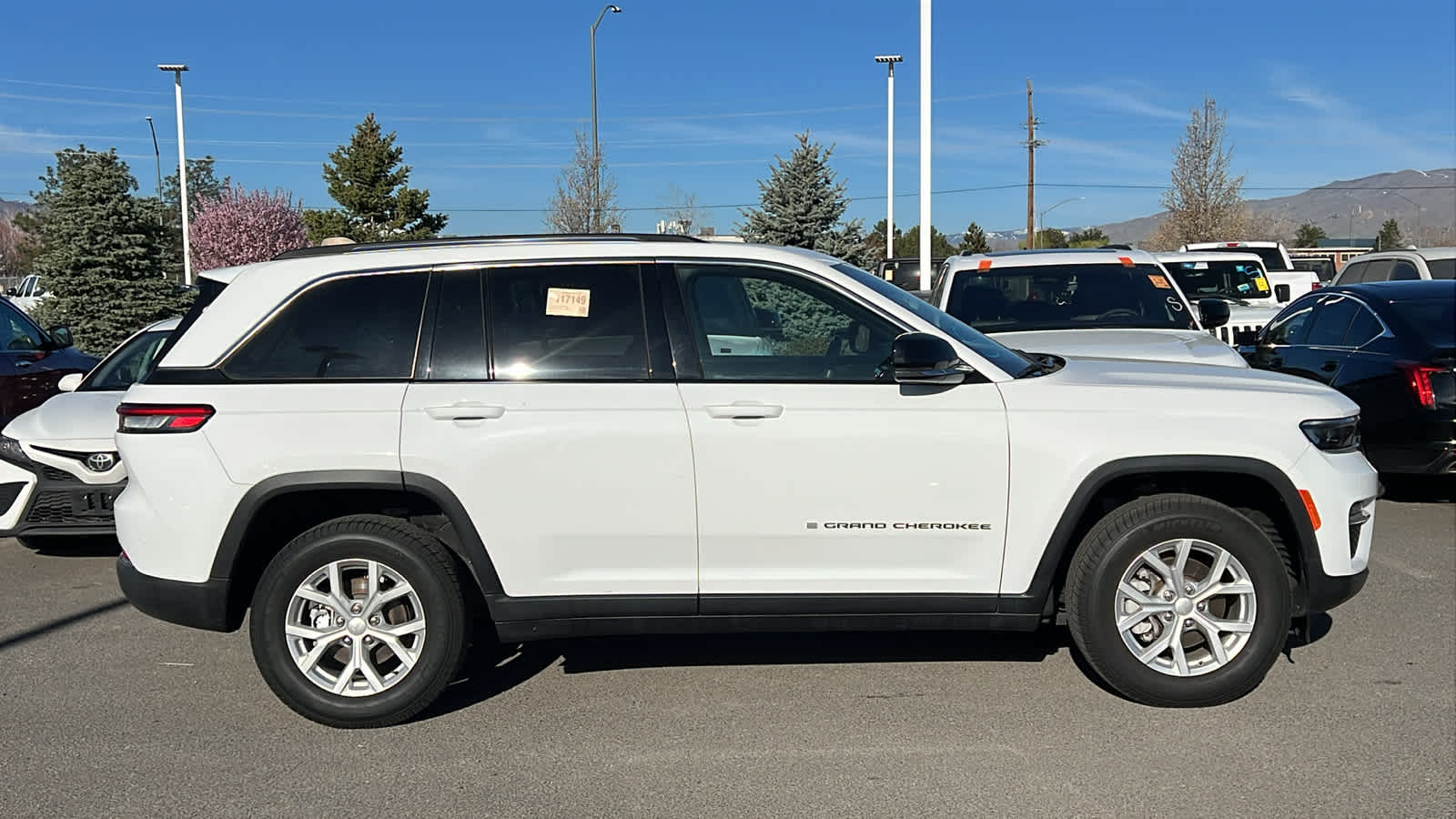 Thumbnail: 2023 Jeep Grand Cherokee - 5