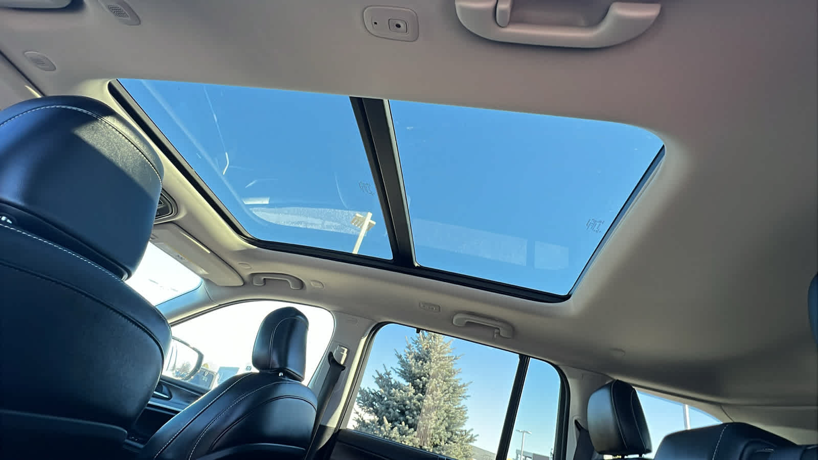 Thumbnail: 2023 Jeep Grand Cherokee - 32