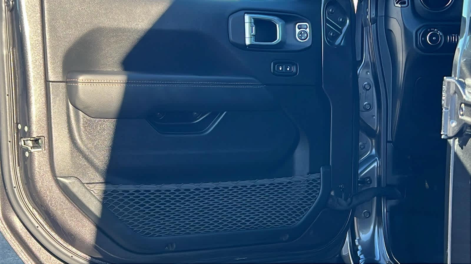 Thumbnail: 2021 Jeep Wrangler - 23