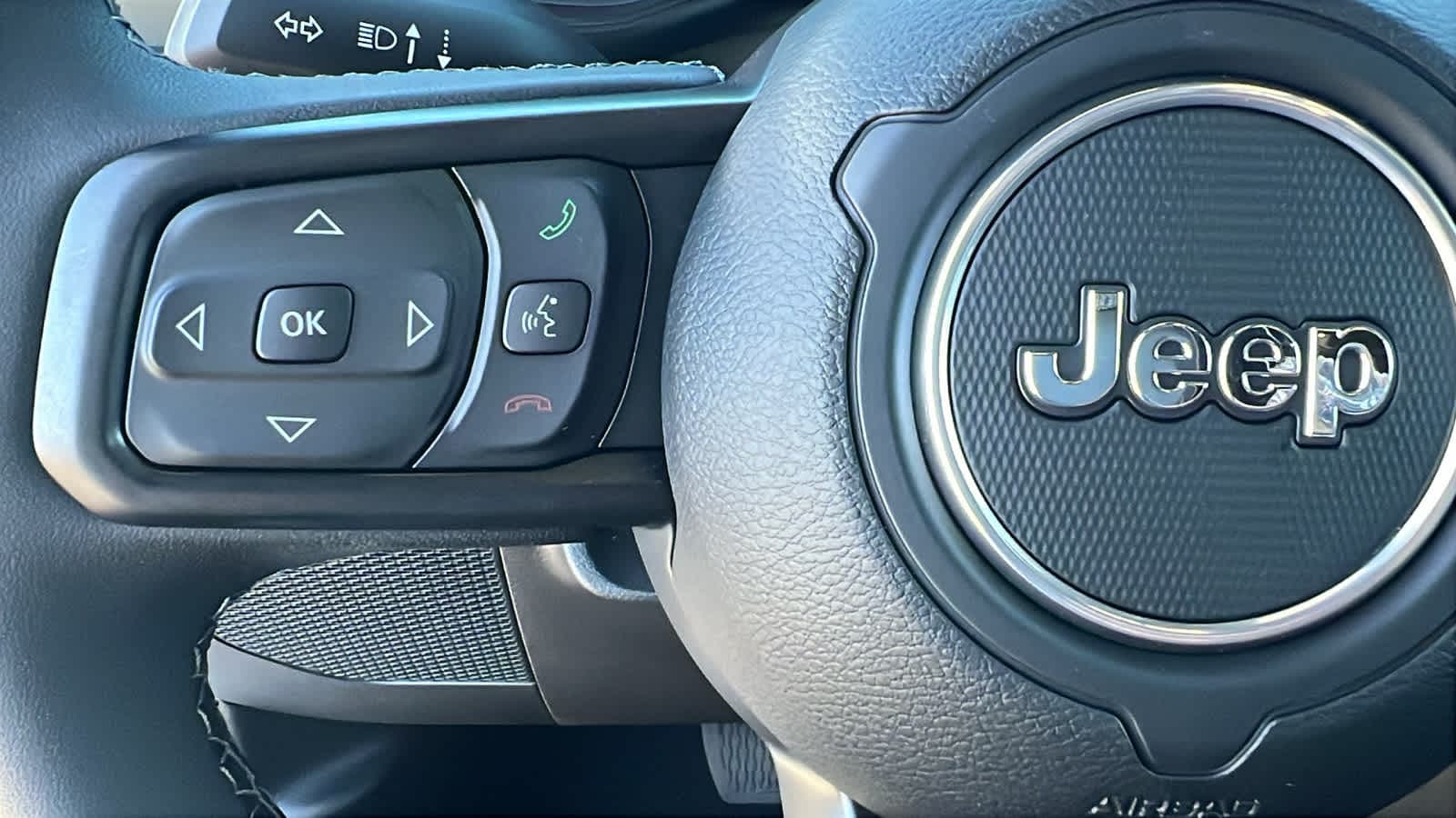 Thumbnail: 2025 Jeep Gladiator - 19