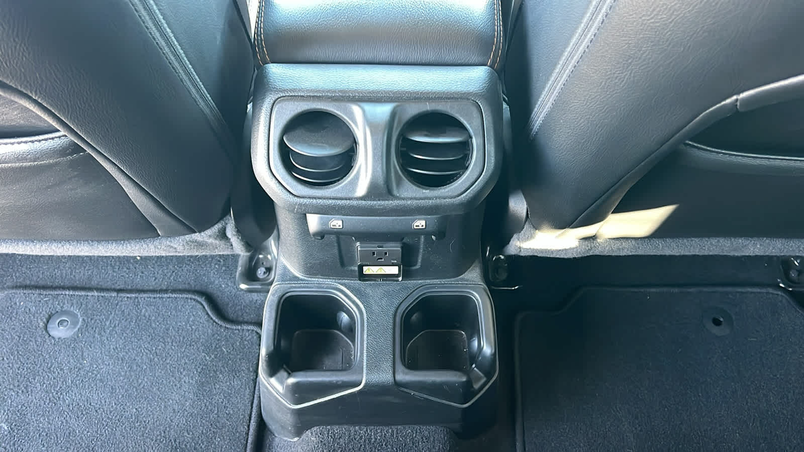 Thumbnail: 2022 Jeep Gladiator - 25