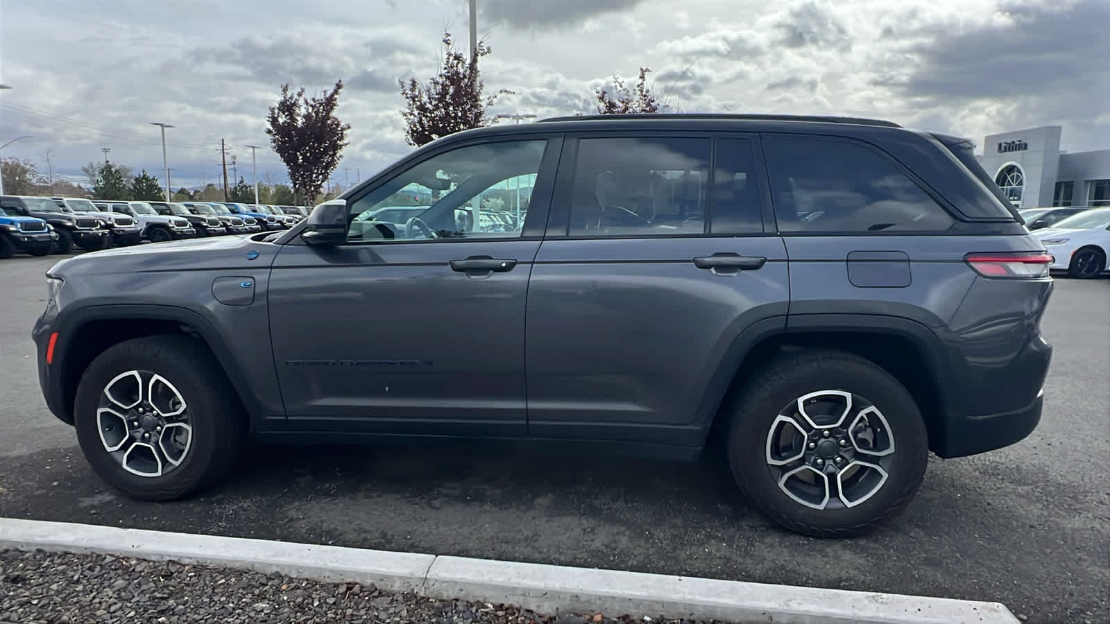 Thumbnail: 2022 Jeep Grand Cherokee - 9