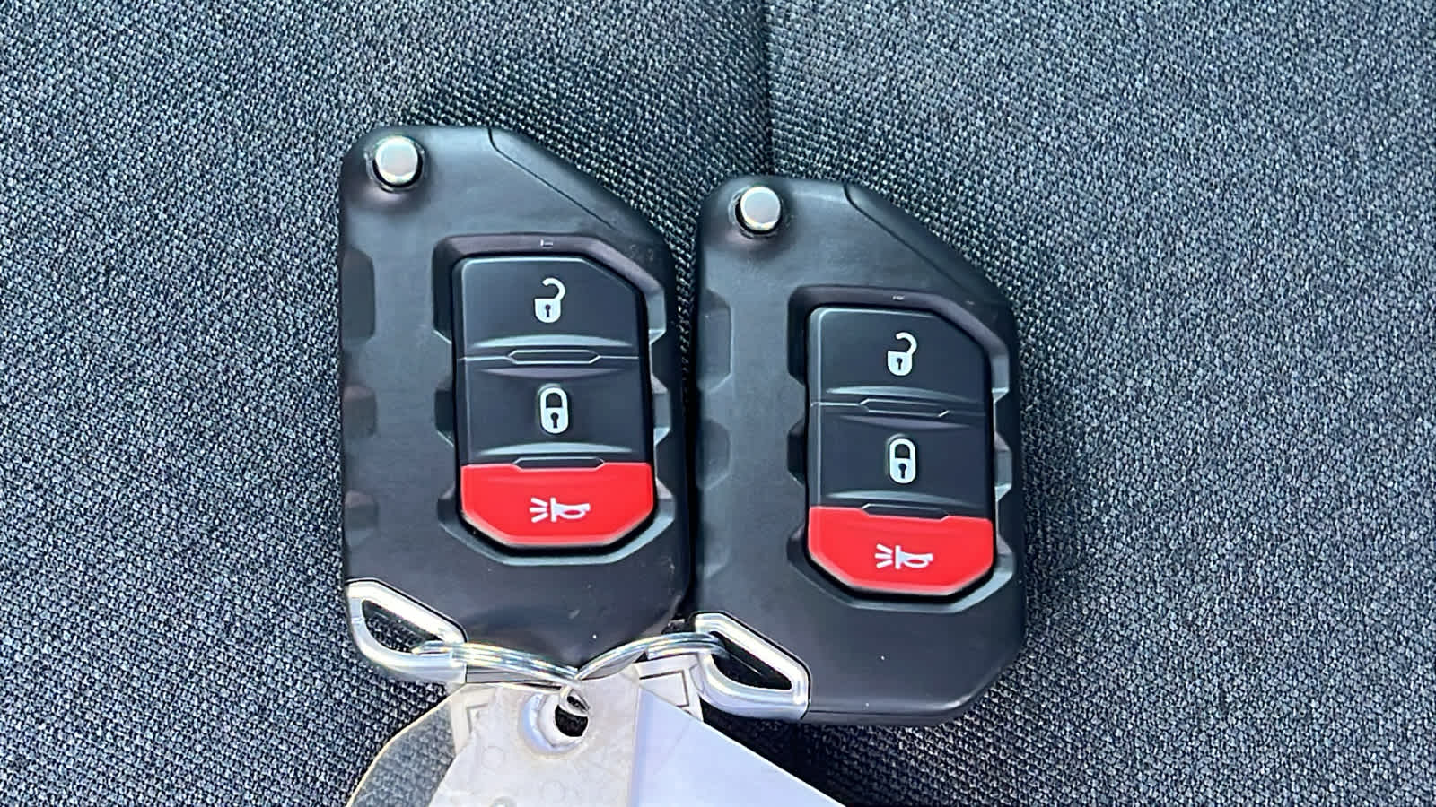 2025 Jeep Wrangler Sport 27