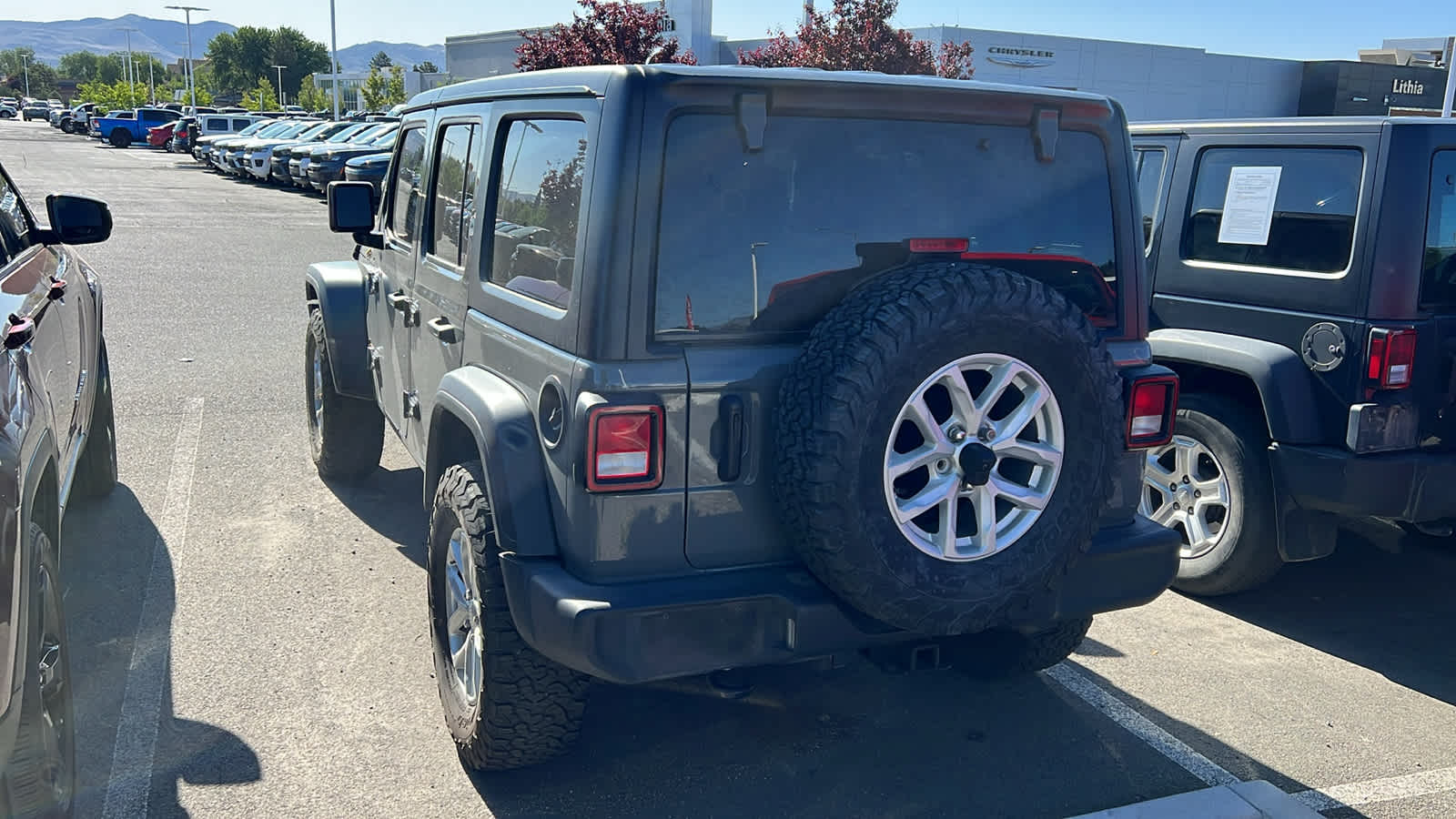 Thumbnail: 2023 Jeep Wrangler - 9