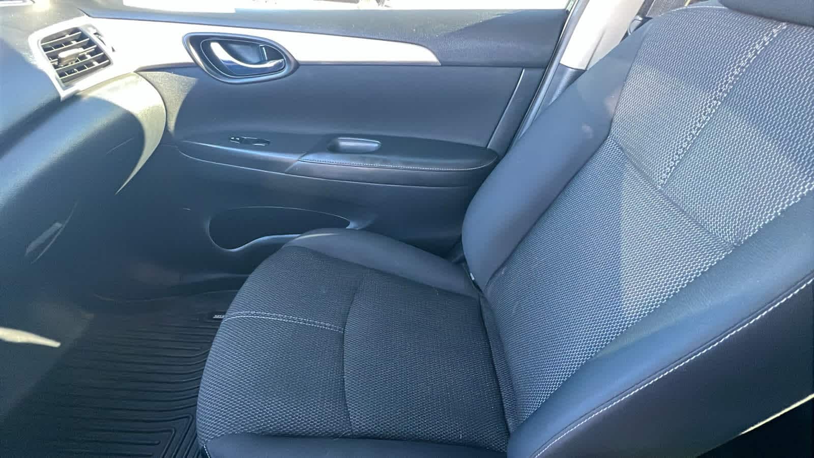 Thumbnail: 2017 Nissan Sentra - 12