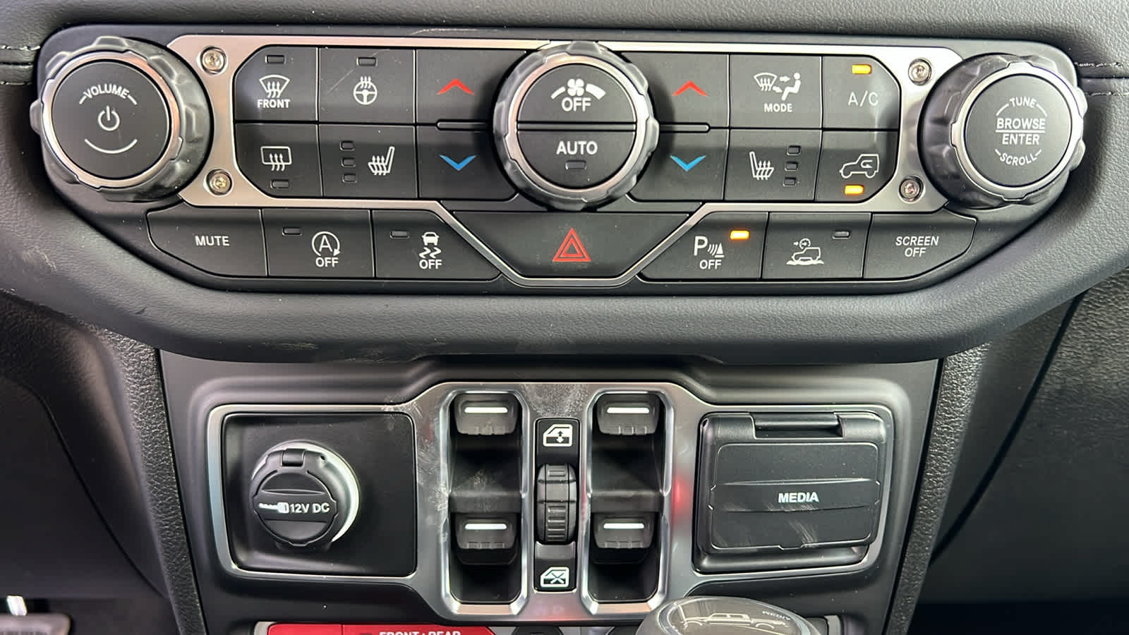 Thumbnail: 2026 Jeep Gladiator - 14