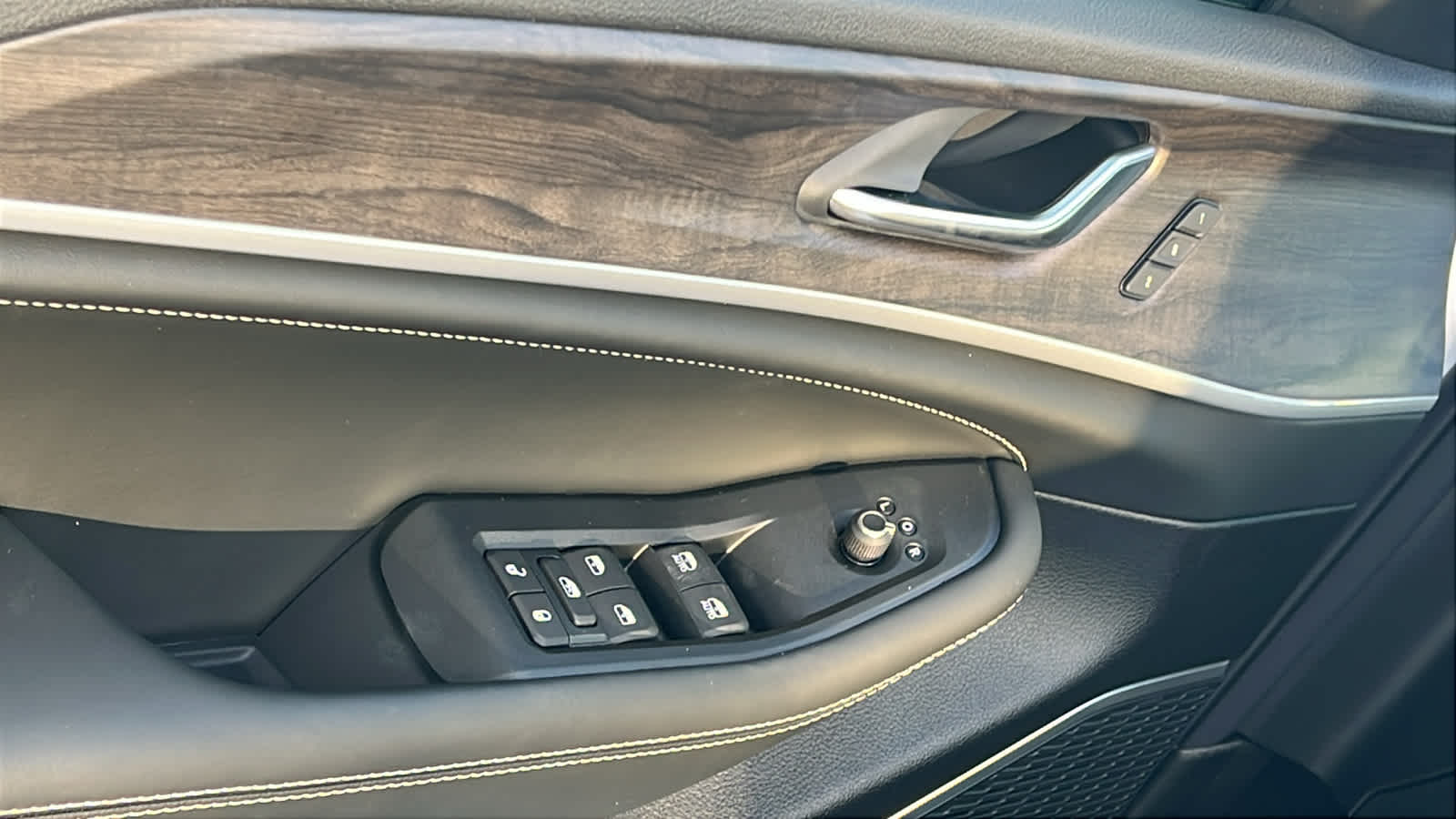 Thumbnail: 2026 Jeep Grand Cherokee - 22