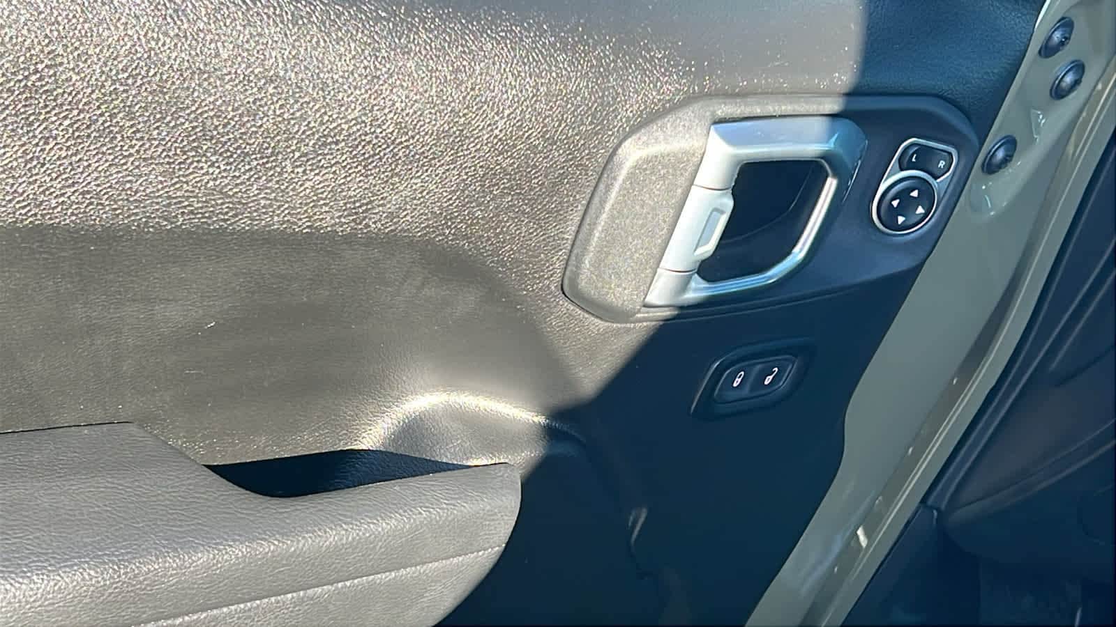 Thumbnail: 2025 Jeep Wrangler - 22