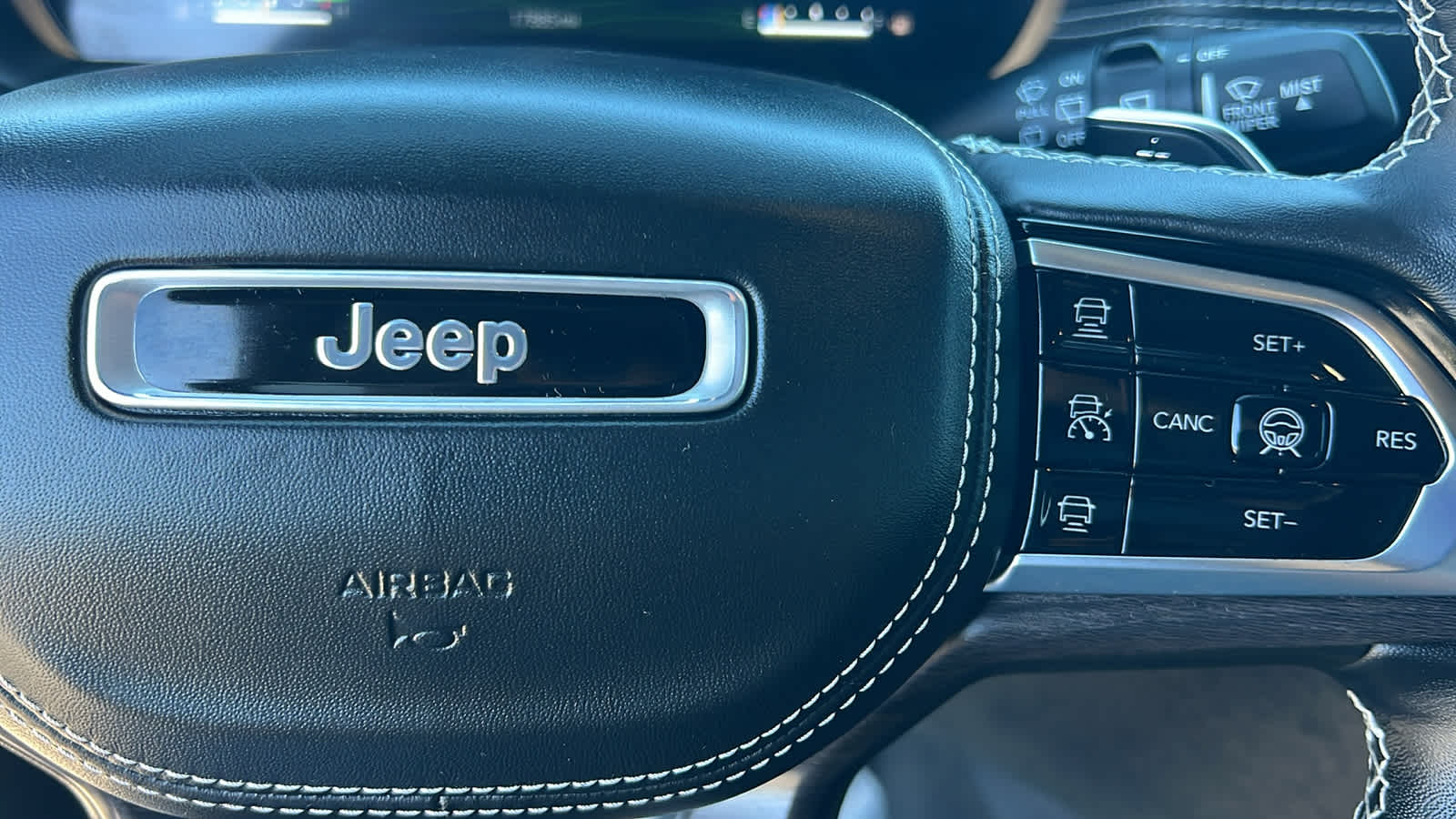 Thumbnail: 2023 Jeep Grand Cherokee - 20