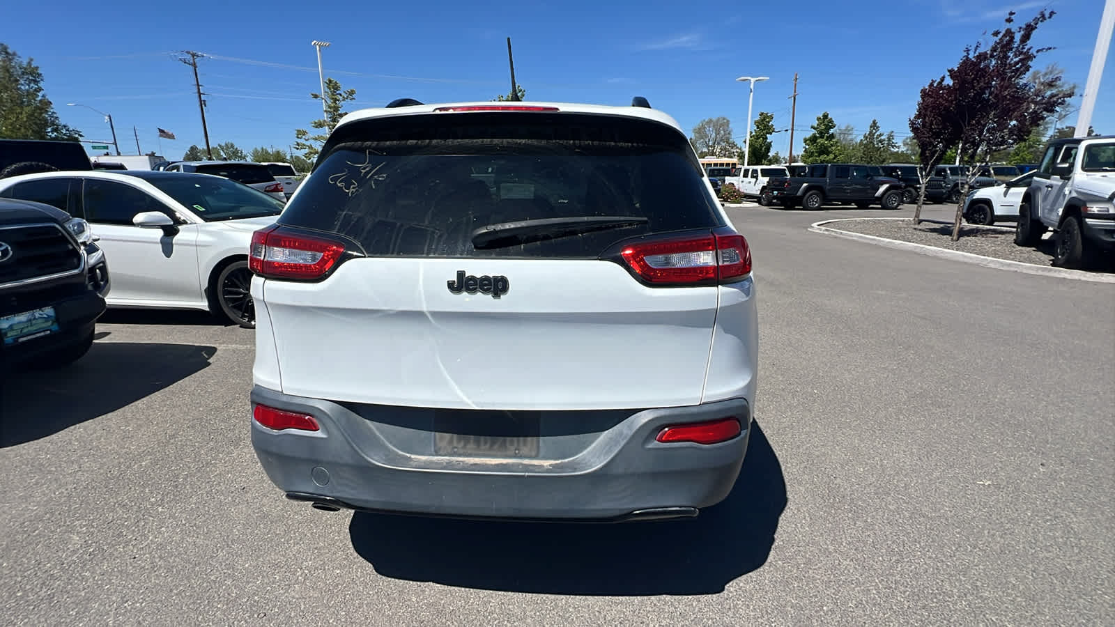 Thumbnail: 2017 Jeep Cherokee - 5