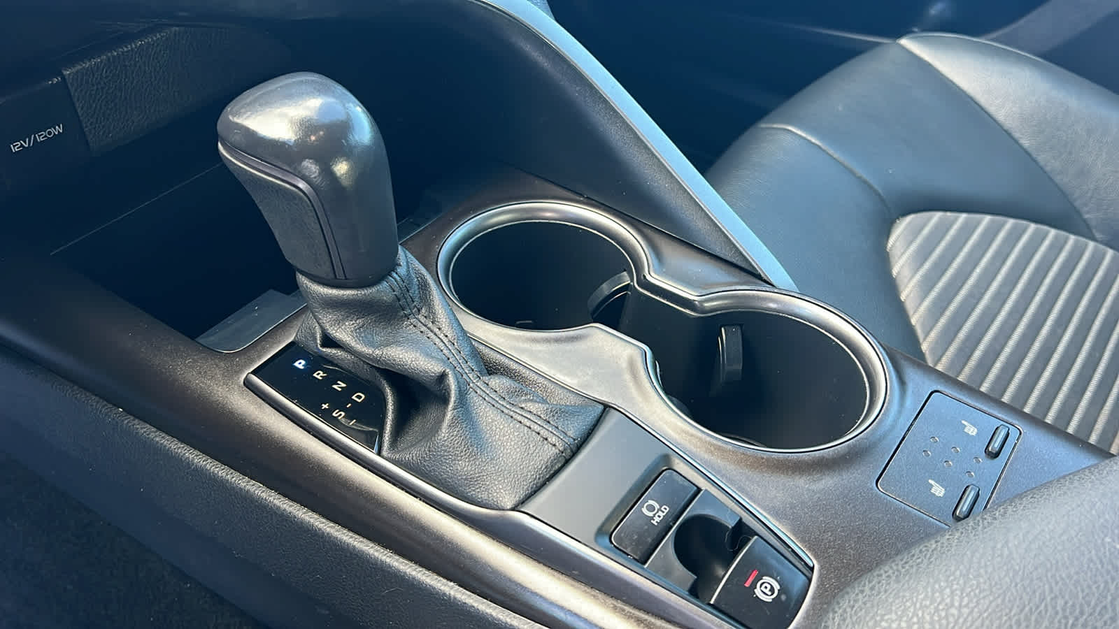 Thumbnail: 2021 Toyota Camry - 13