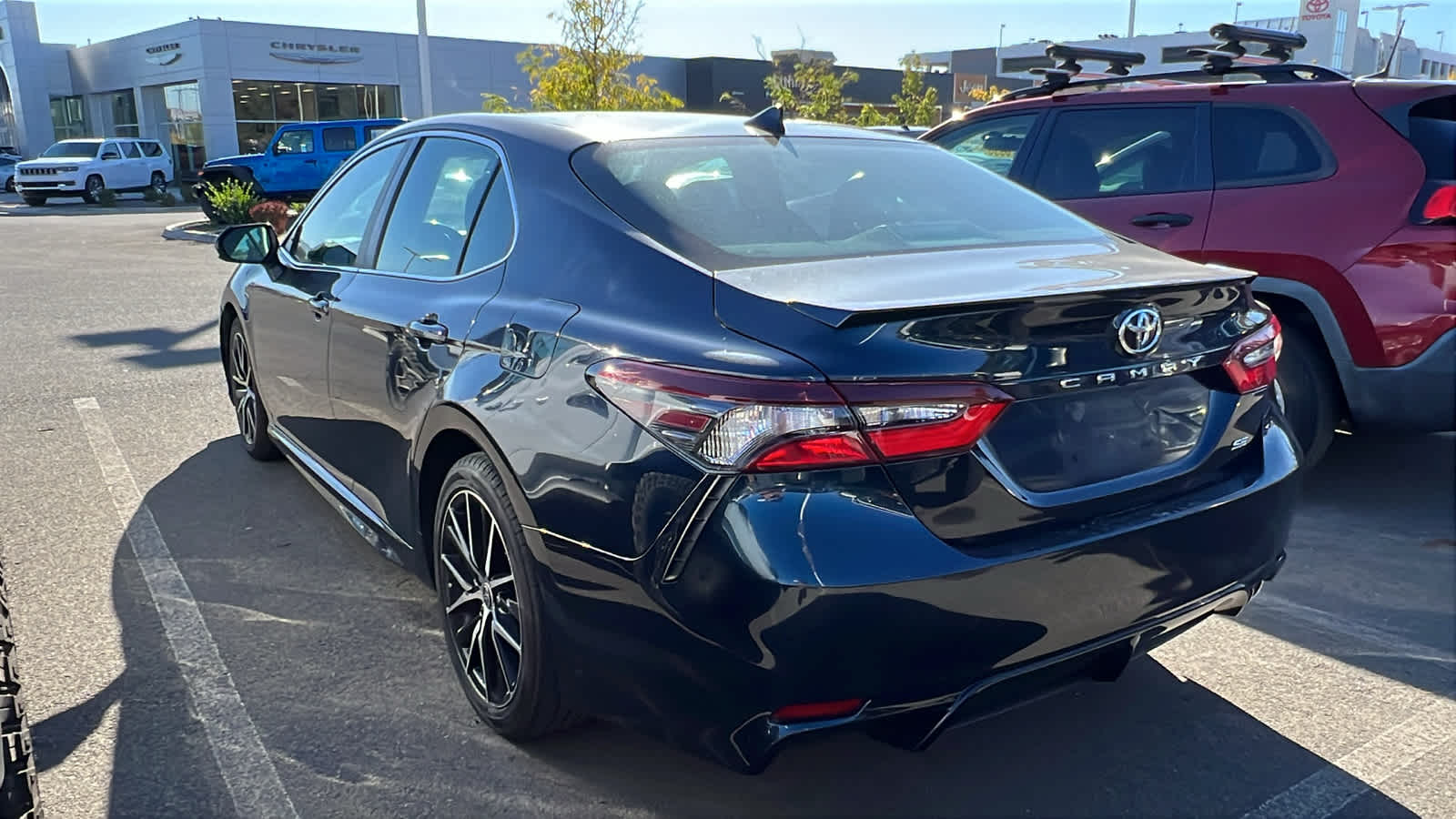 Thumbnail: 2021 Toyota Camry - 10