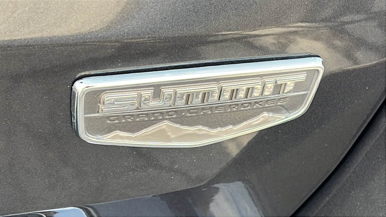 Thumbnail: 2016 Jeep Grand Cherokee - 9