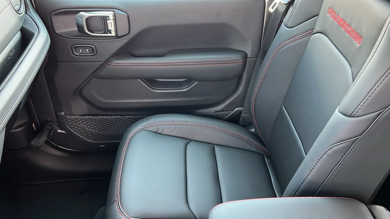 Thumbnail: 2025 Jeep Gladiator - 12